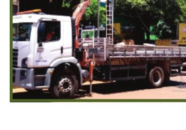 Caminhão munck para instalação semafórica