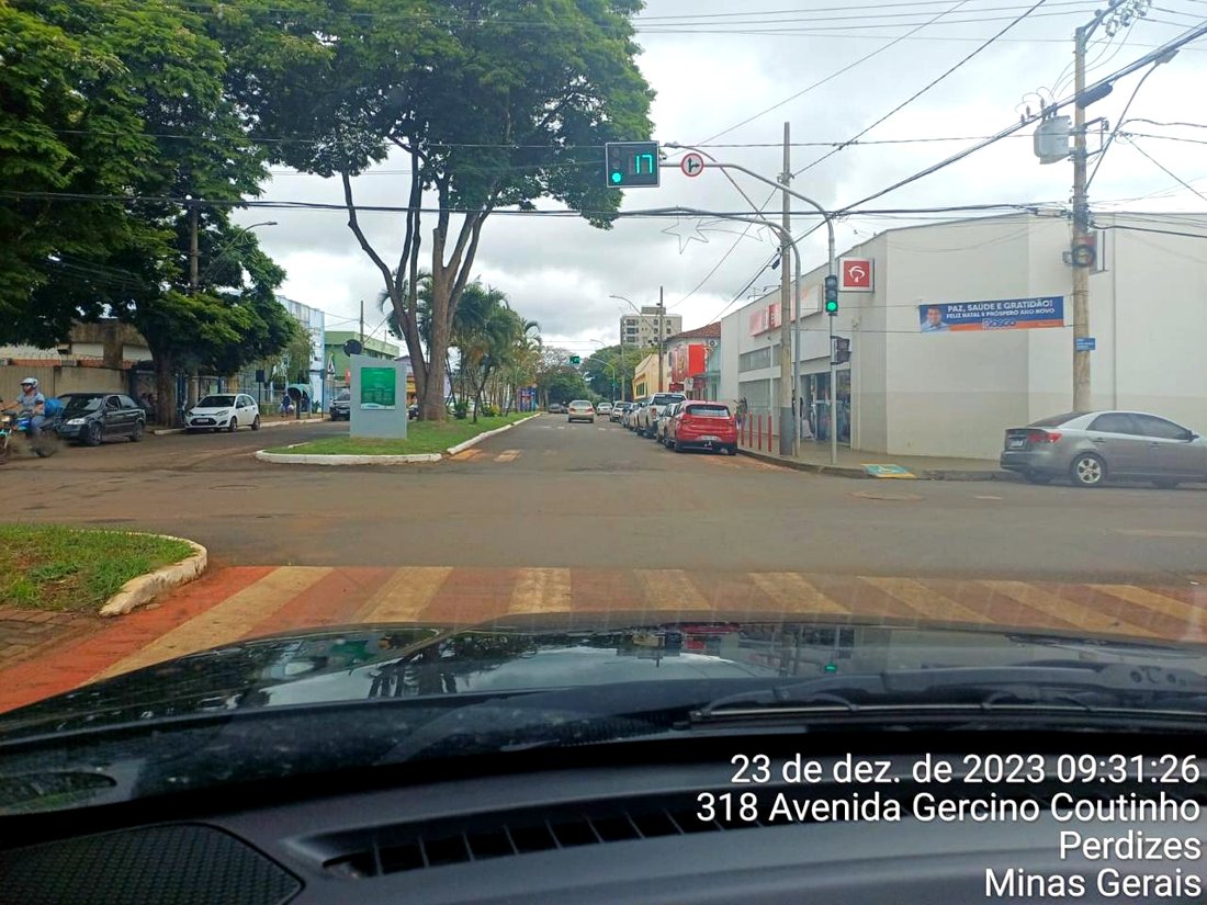 Semáforo instalado - serviço Onda Verde